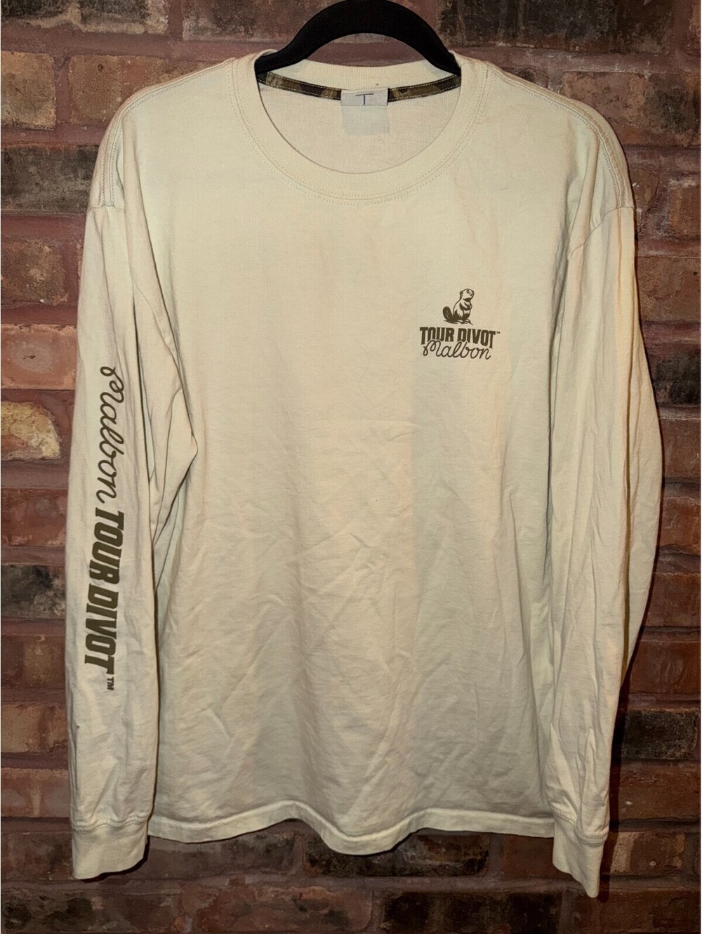 Malbon Golf Tour Divot Men’s Medium Long Sleeve T Shirt White Camo Logo